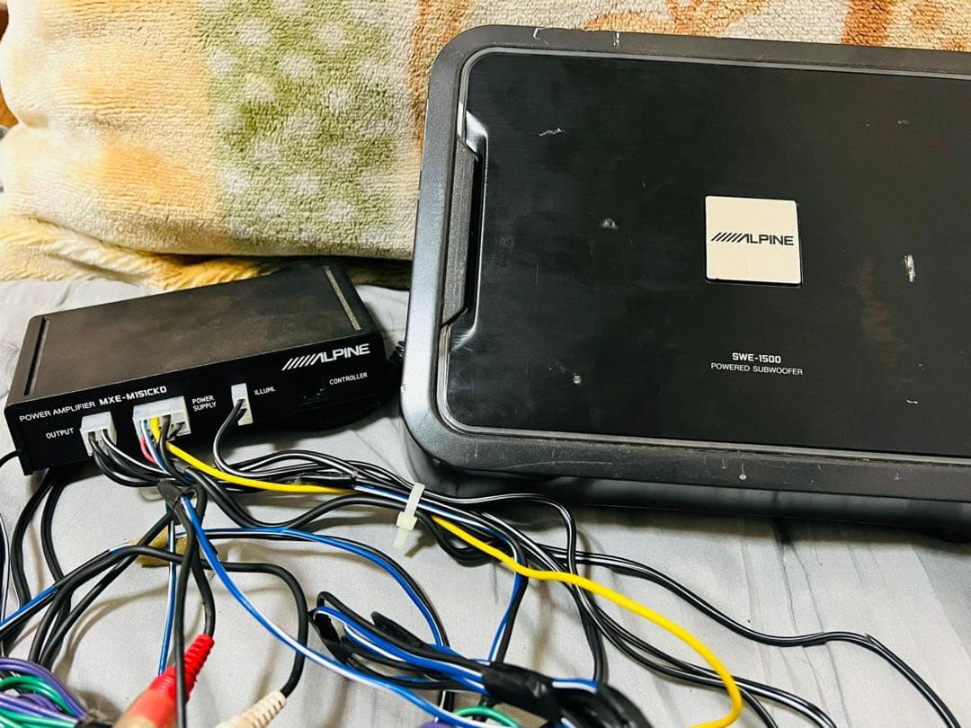 ALPINE SWE-1500 パワードサブウーファー