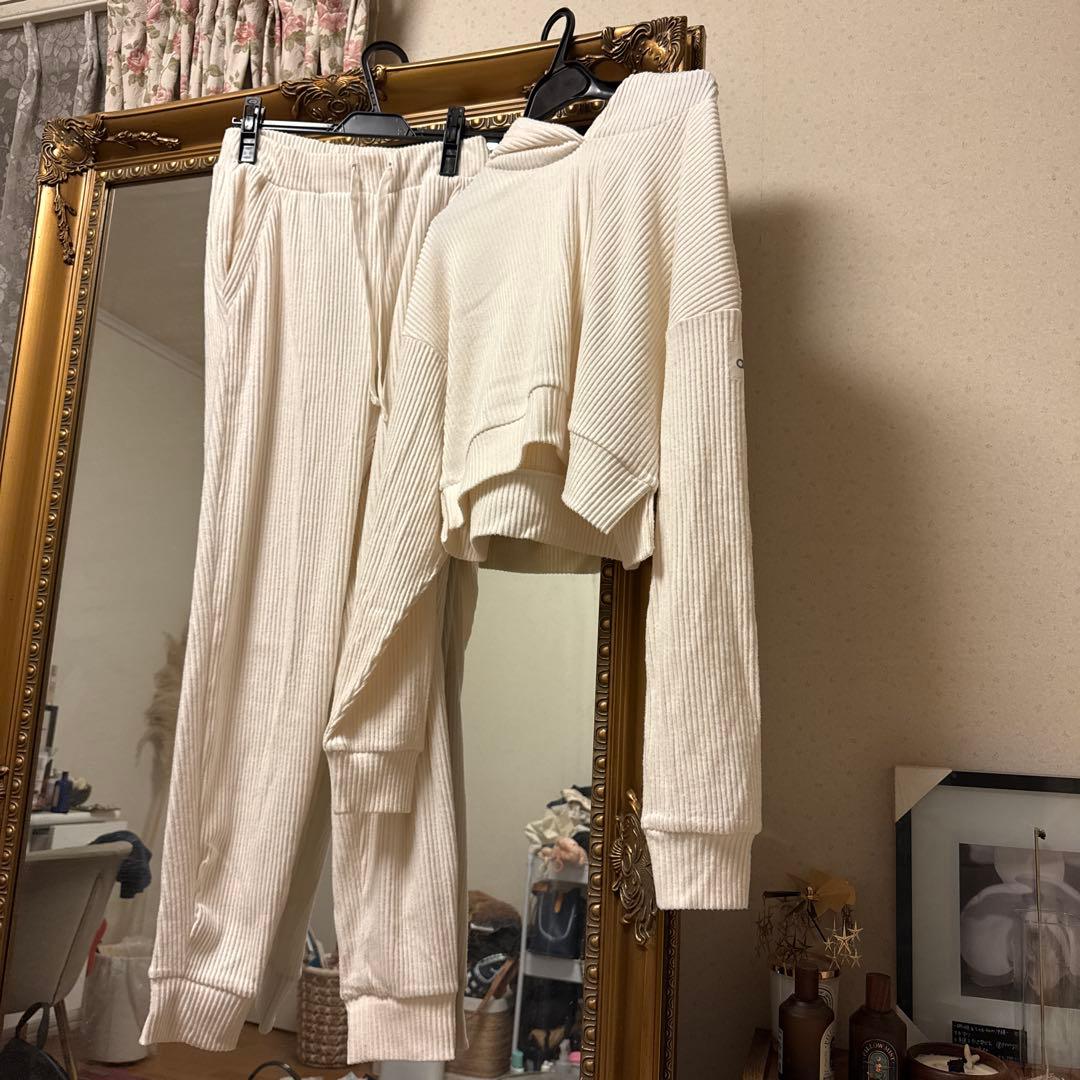 alo リブ編み セットアップ