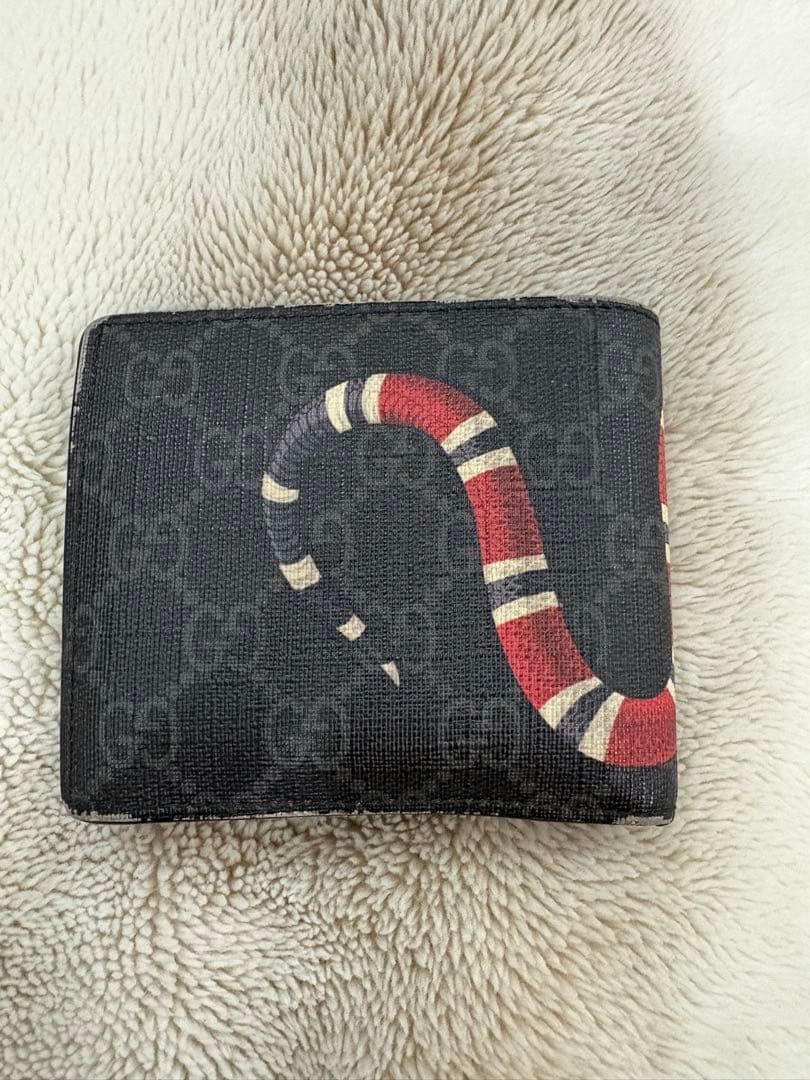 Gucci 折り財布 蛇