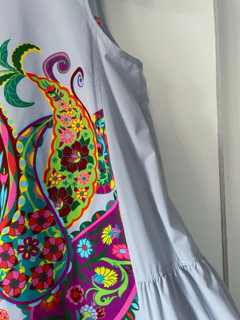 トクコプルミエブォル花柄ノースリーブフレアチュニックワンピース