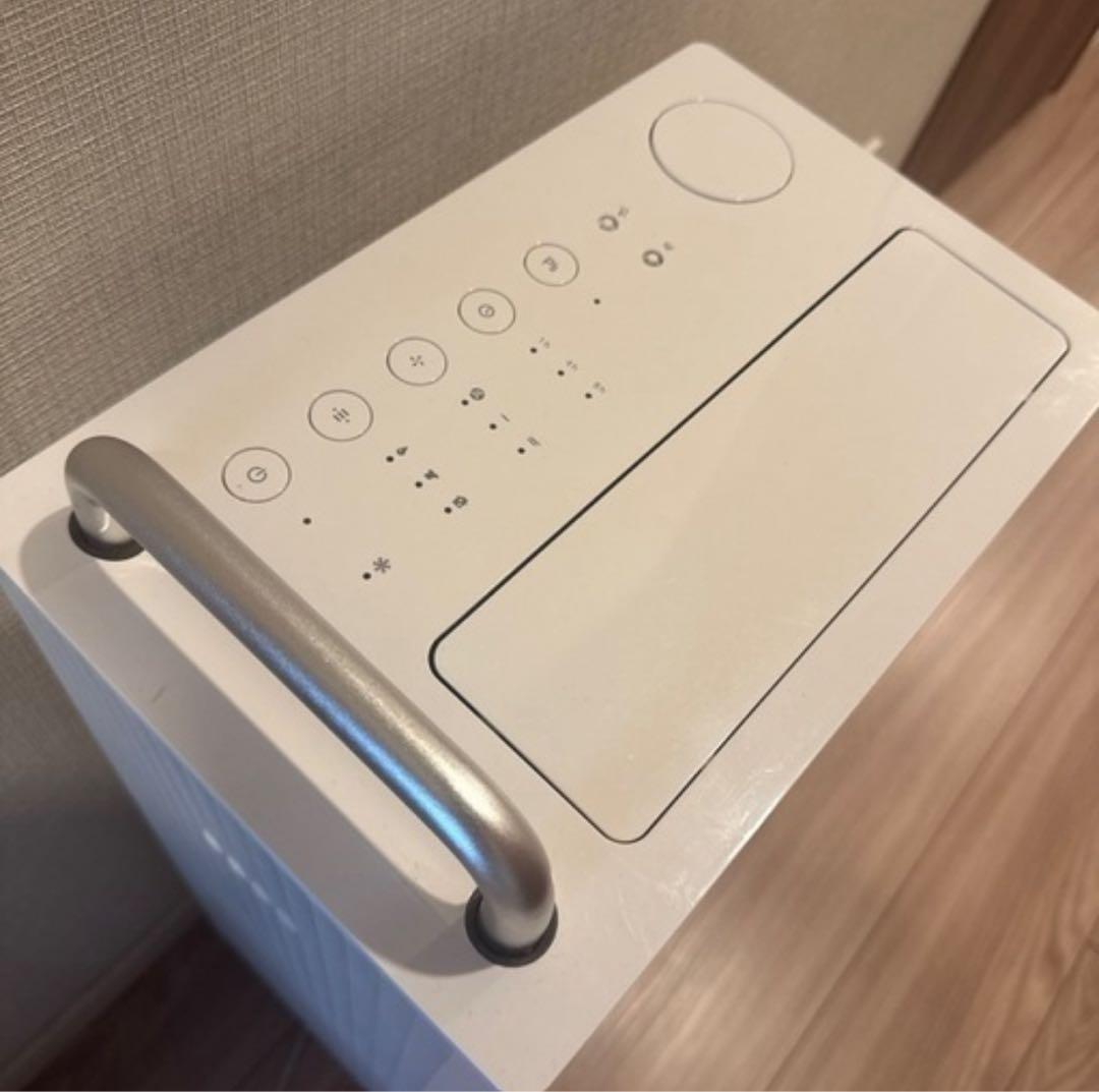 カドー　除湿機 ホワイト 「コンプレッサー方式」　2021年製