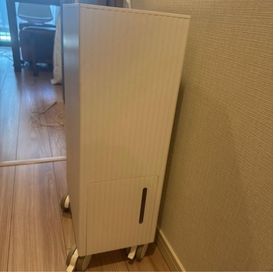 カドー　除湿機 ホワイト 「コンプレッサー方式」　2021年製