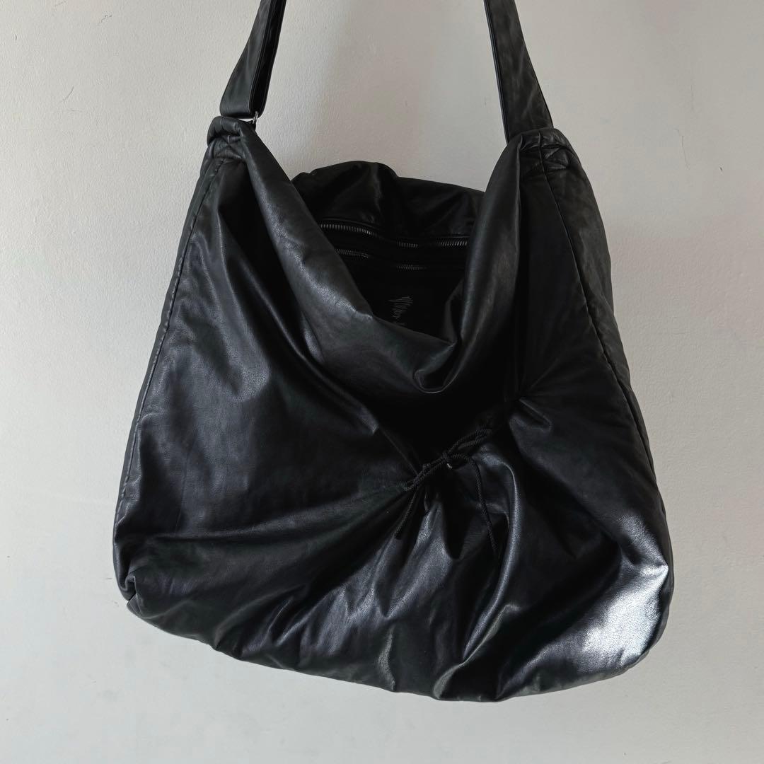 バッグ Discord Batt shoulder Black leather