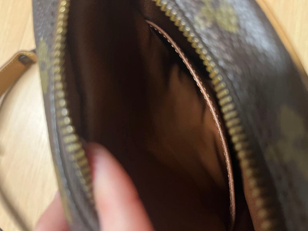 VUITTON ショルダーバッグ