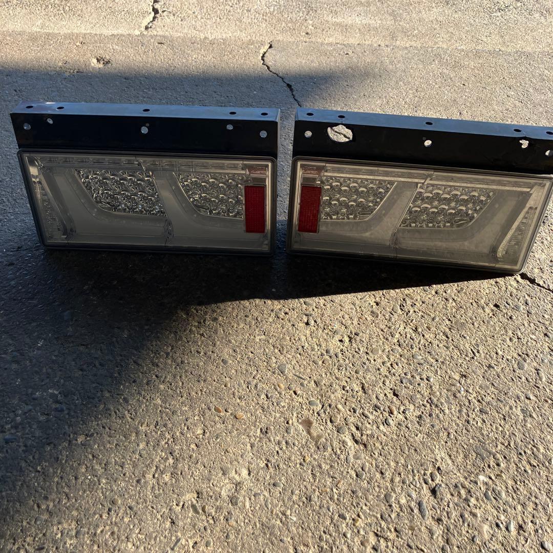 小糸シーケンシャル2連テールライト クリア2個セットジャンク