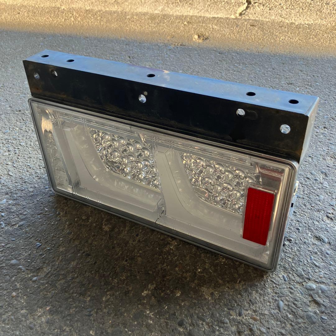 小糸シーケンシャル2連テールライト クリア2個セットジャンク
