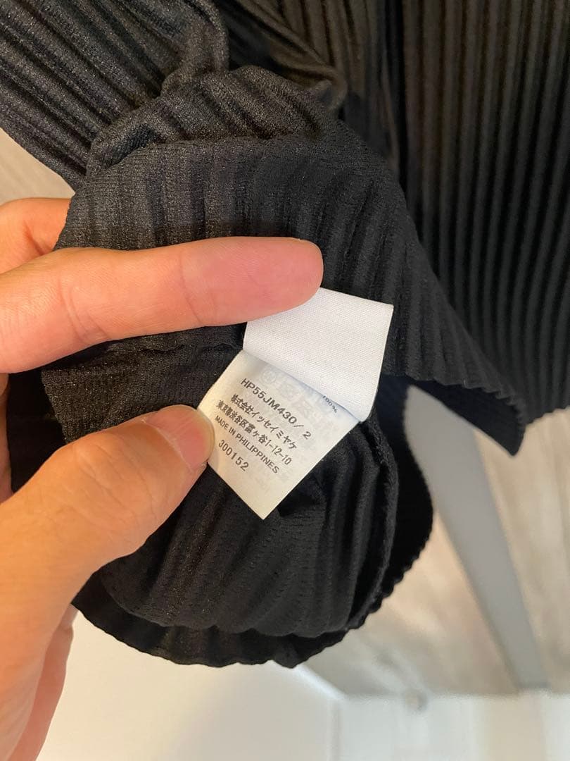 オムプリッセイッセイミヤケ BASICS ポロシャツ　黒