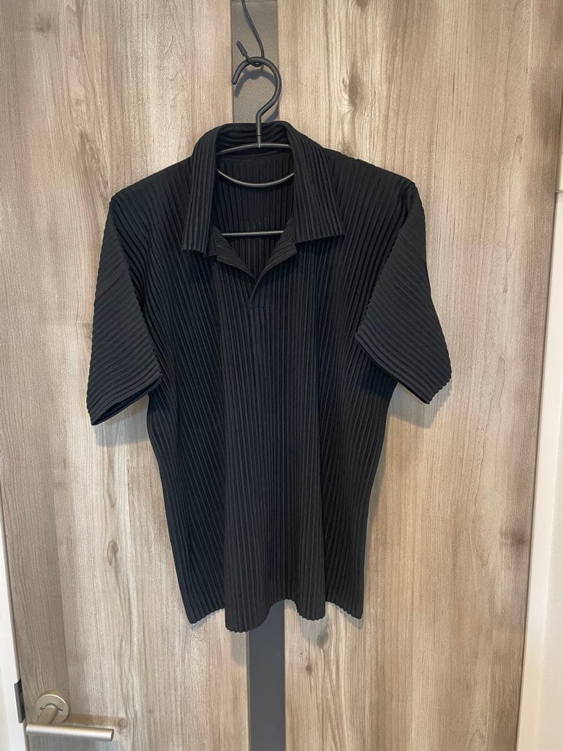 オムプリッセイッセイミヤケ BASICS ポロシャツ　黒