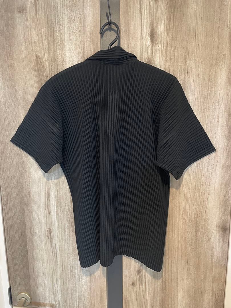 オムプリッセイッセイミヤケ BASICS ポロシャツ　黒