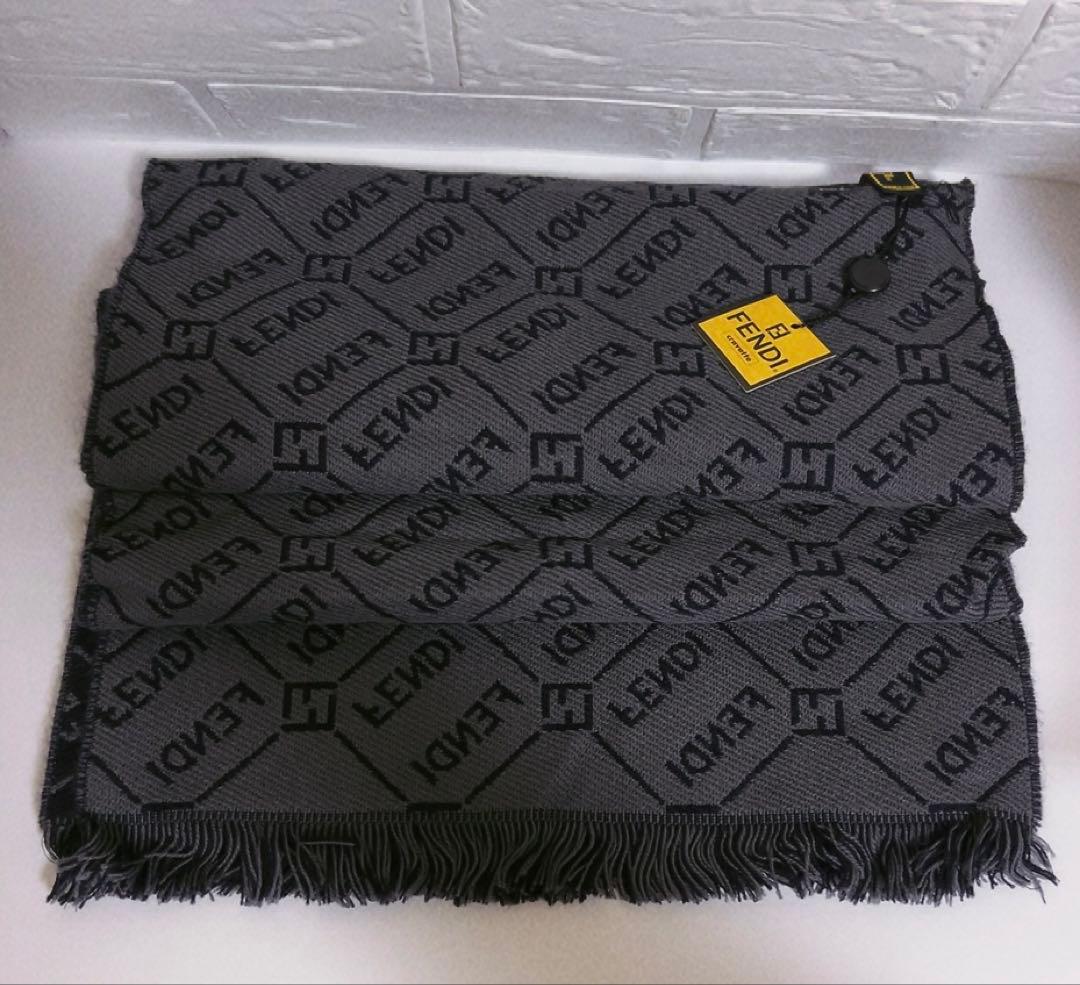 フェンディ　FENDI マフラー　グレー×ブラック 未使用品　タグ付き