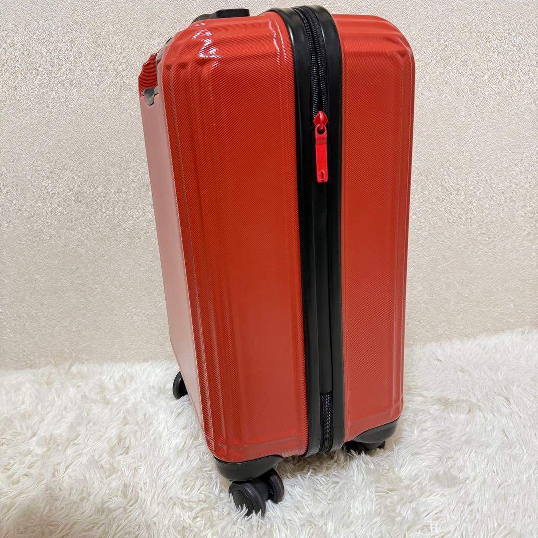 ace. Disney ミッキー スーツケース 32リットル 機内持込サイズ