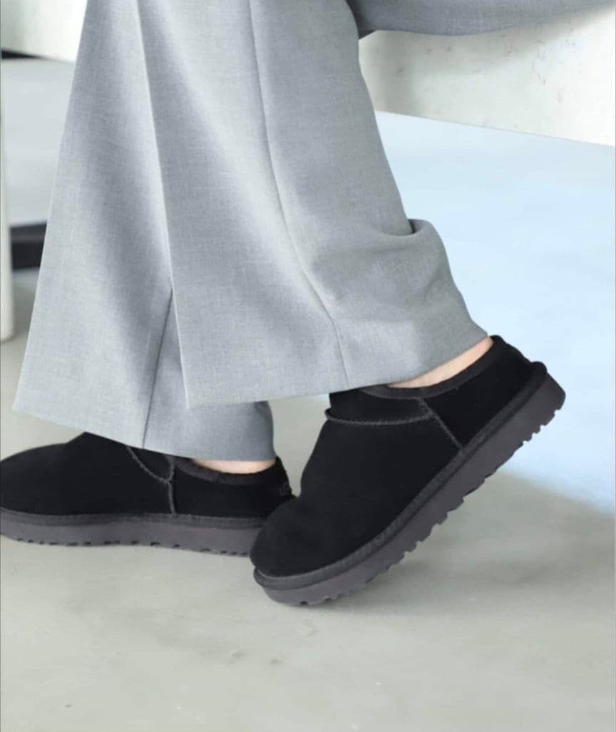 AASU　フレームワーク　UGG CLASSIC SLIPPER　ブラック