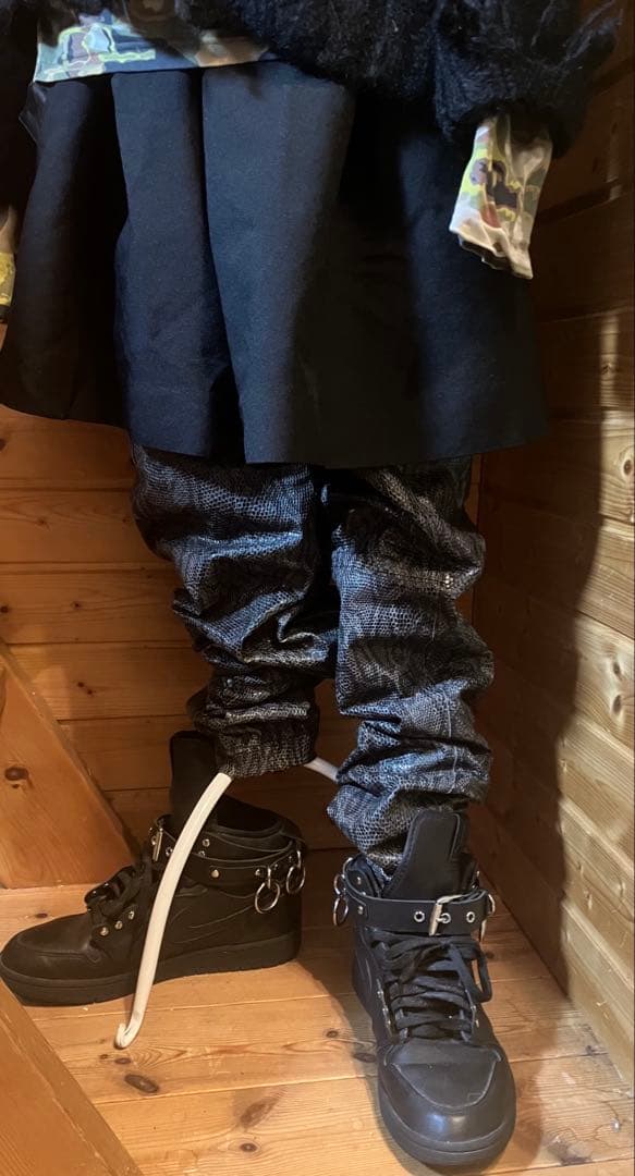 Lieve Van Gorp✨美品 99AW本革アートピースパイソンレッグカバー