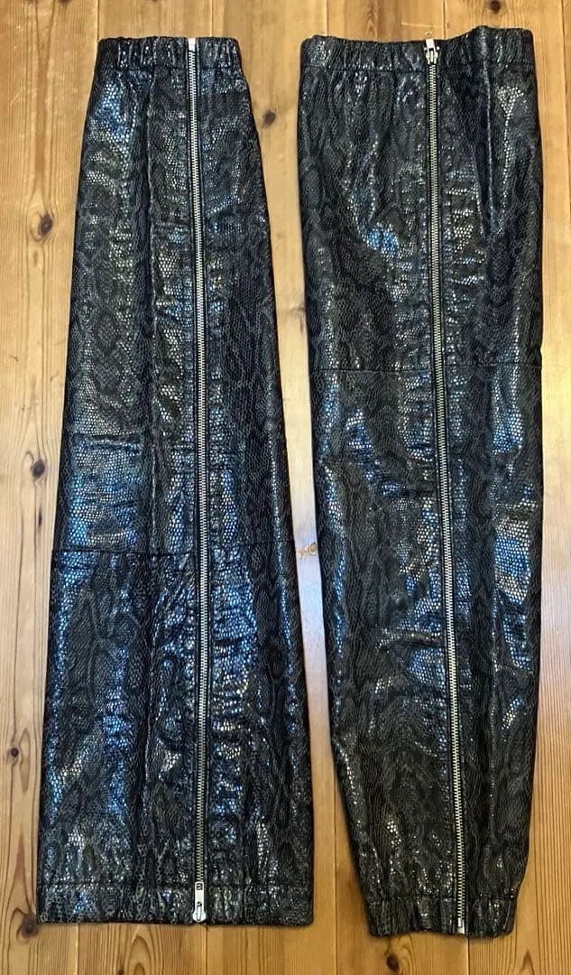 Lieve Van Gorp✨美品 99AW本革アートピースパイソンレッグカバー