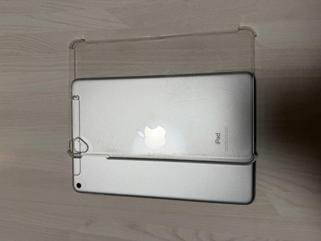 iPad mini (第5世代) Wi-Fiモデル 64GB シルバー　カバー有