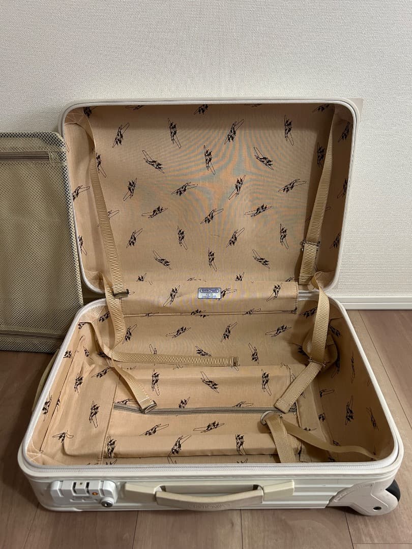 リモワ(RIMOWA)の別注スーツケース　サルサ