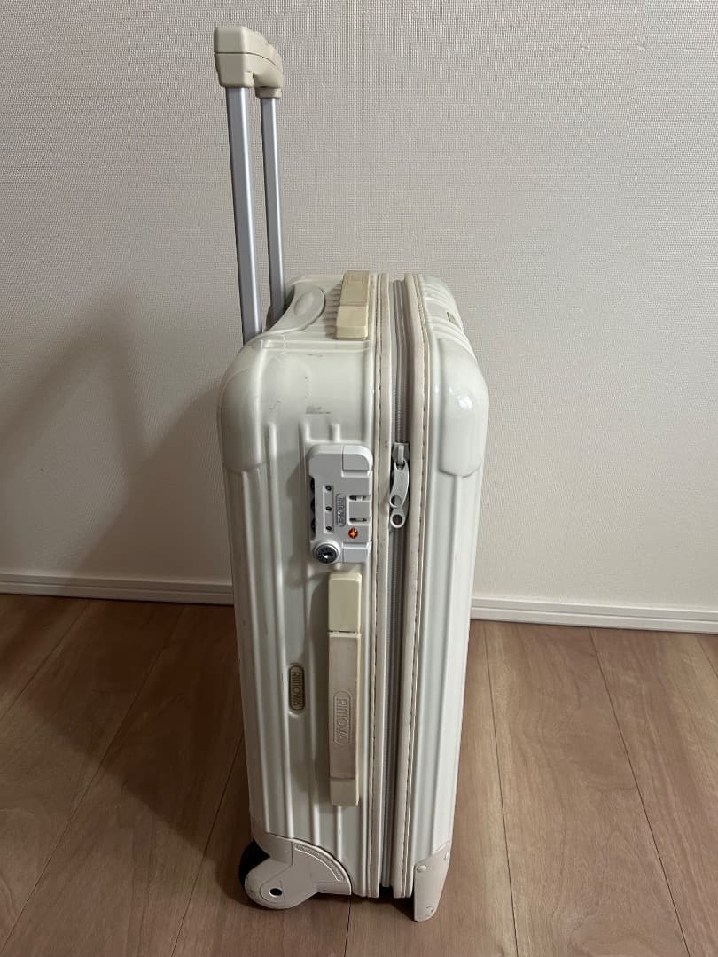 リモワ(RIMOWA)の別注スーツケース　サルサ