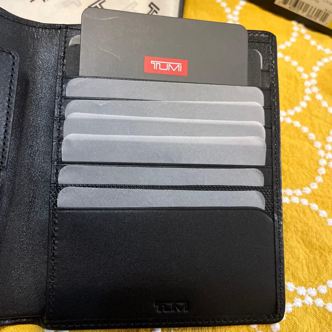 TUMI パスポートケース