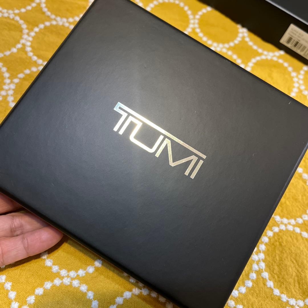 TUMI パスポートケース