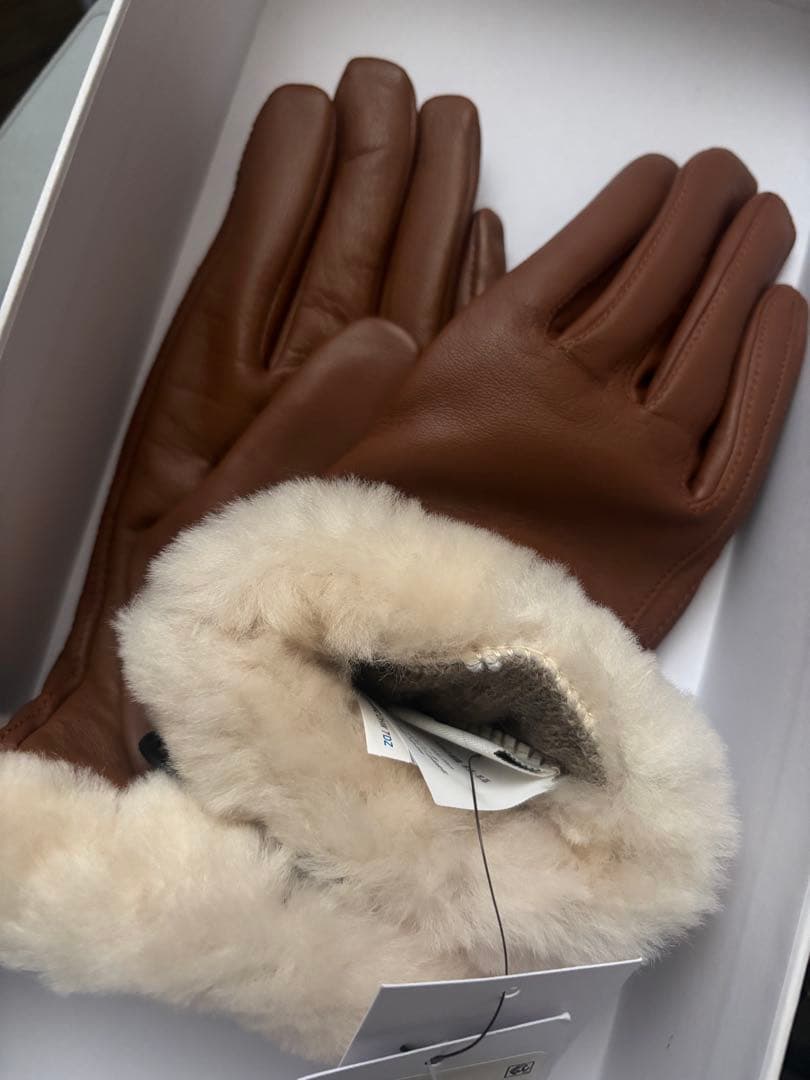 UGG シープスキン ヴェント グローブ