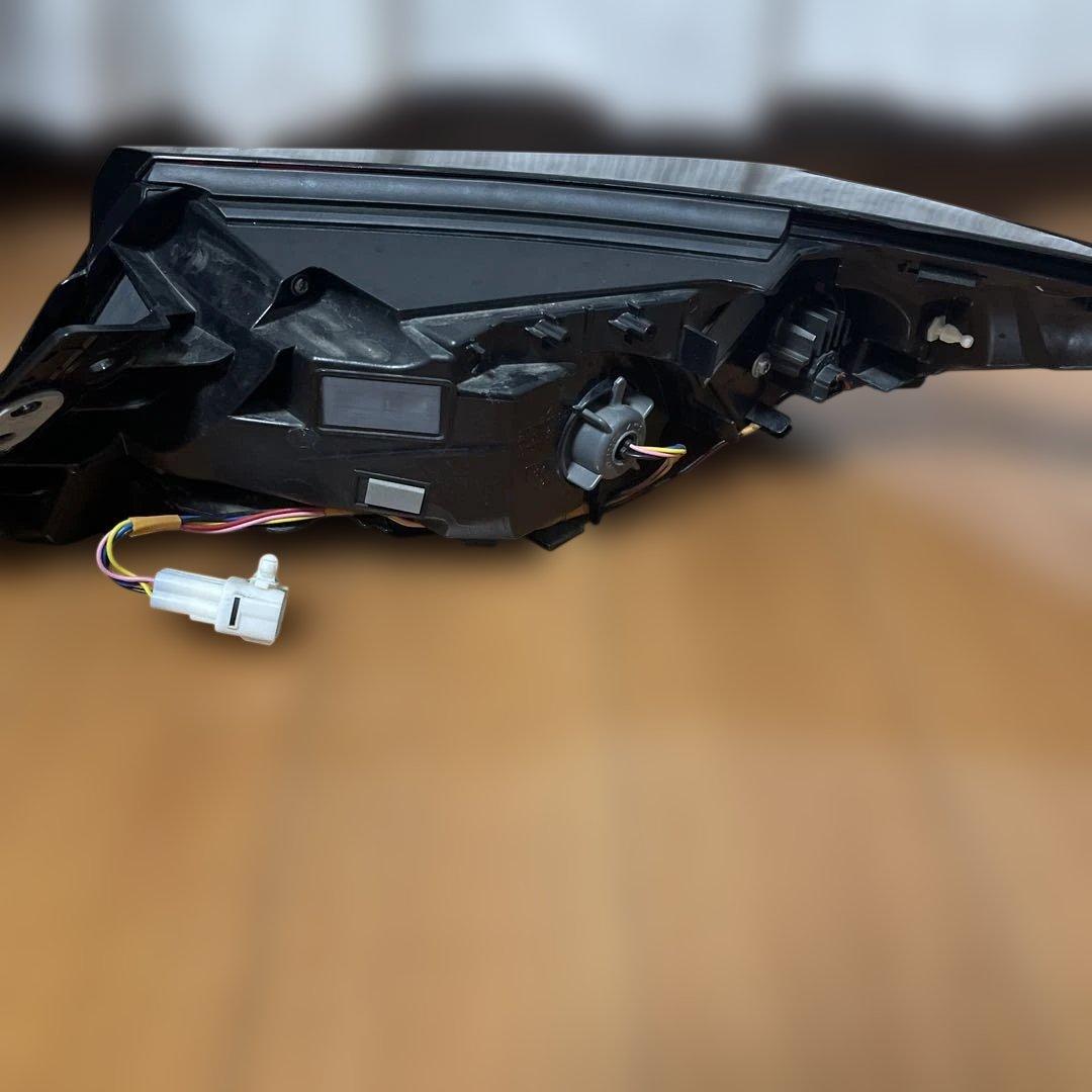 最安値　トヨタ ZN8 ZD8 純正テールランプ 左右2023年モデル