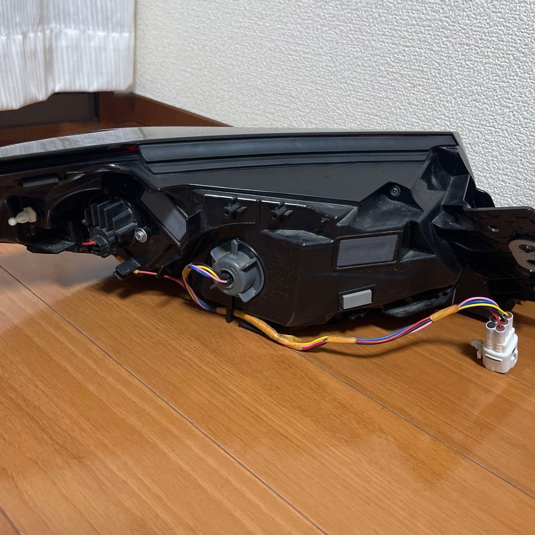 最安値　トヨタ ZN8 ZD8 純正テールランプ 左右2023年モデル