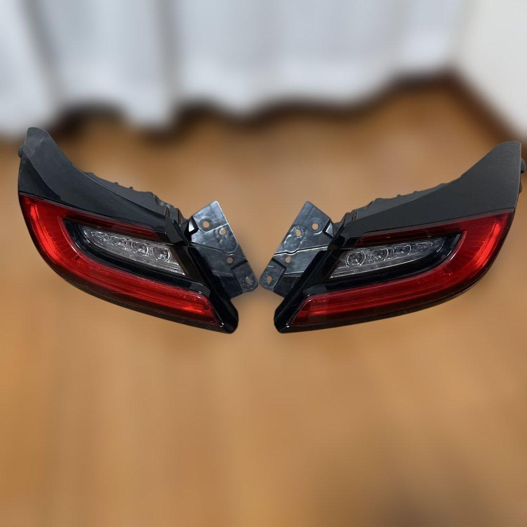 最安値　トヨタ ZN8 ZD8 純正テールランプ 左右2023年モデル