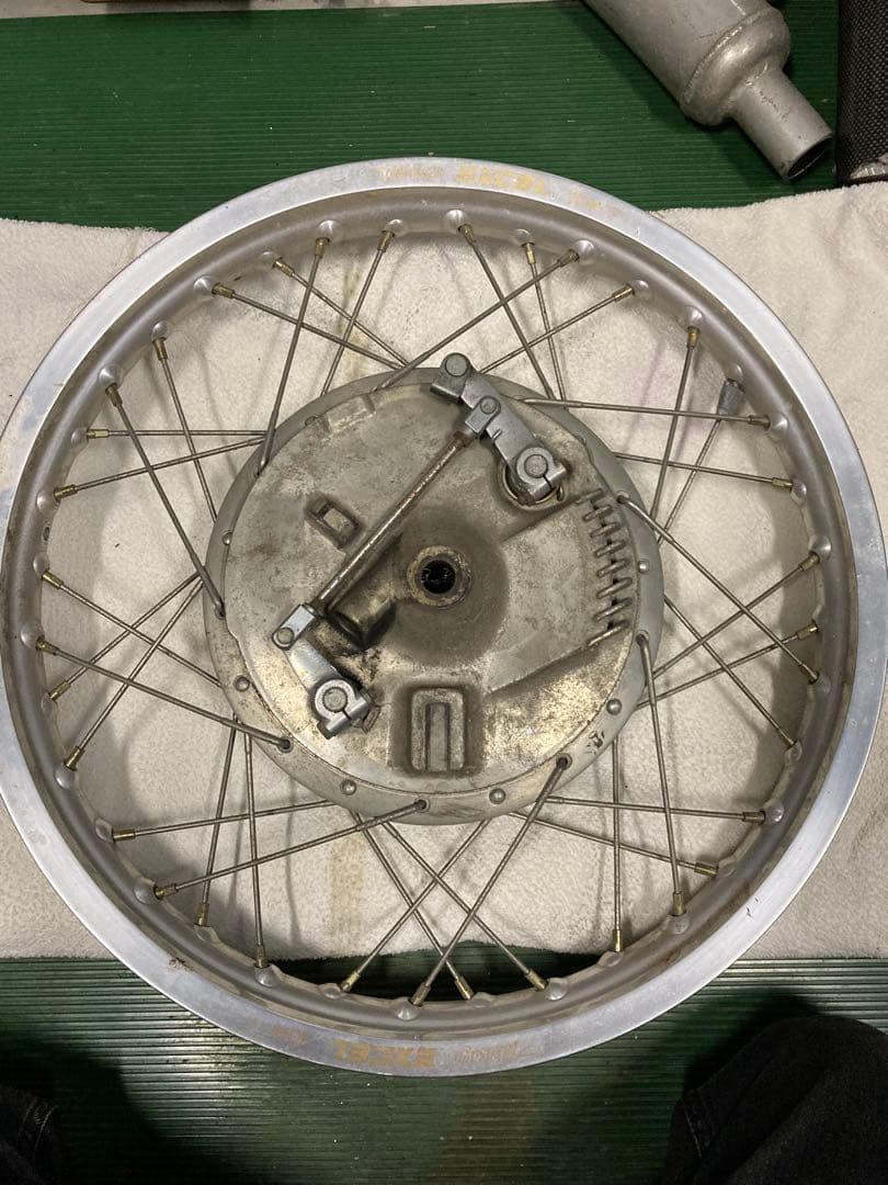 SR400 フロントホイール19インチTakasago EXCEL Rim