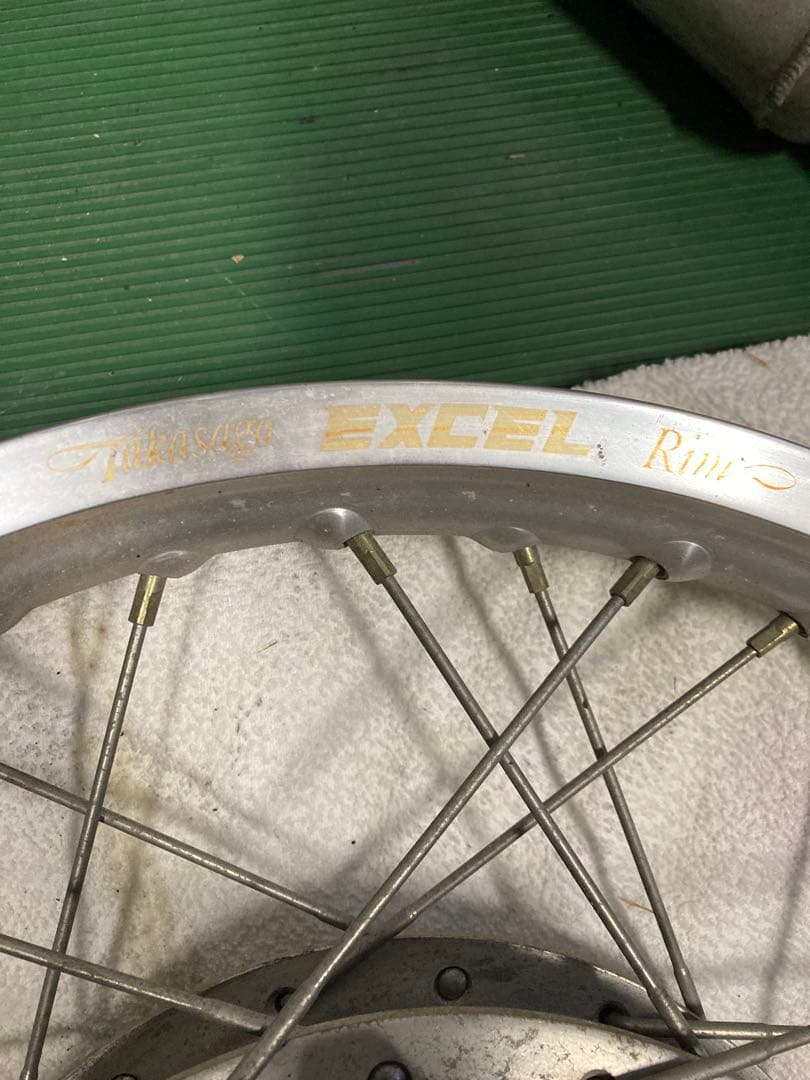 SR400 フロントホイール19インチTakasago EXCEL Rim