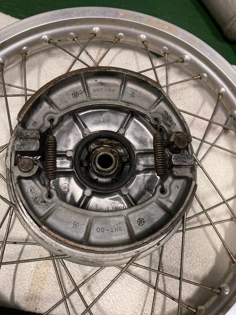 SR400 フロントホイール19インチTakasago EXCEL Rim