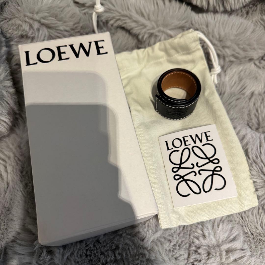 LOEWE レザー バングル 黒　スラップ　ブレスレット　カーフ　ブラック