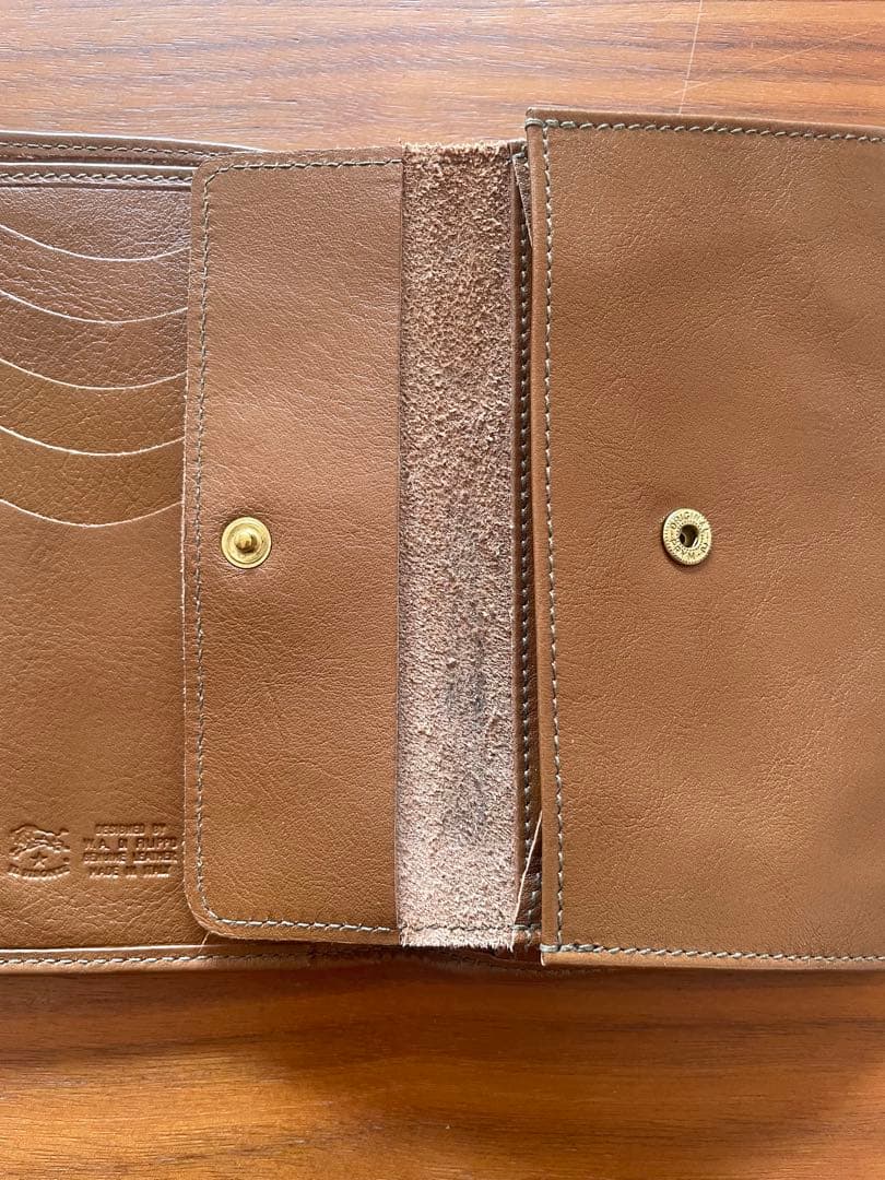 IL BISONTE 二つ折り財布（ミディアムウォレット）