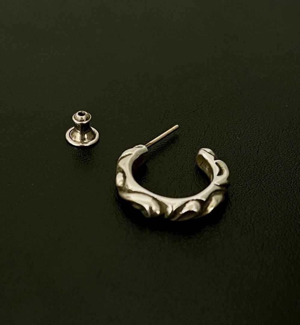 クロムハーツ フープピアス スクロールデザイン