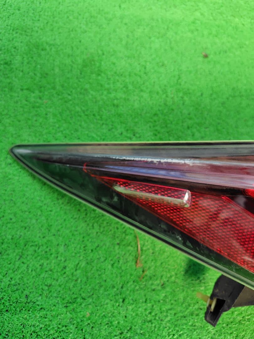 50系　プリウス　純正　テールランプ 前期　左右セット