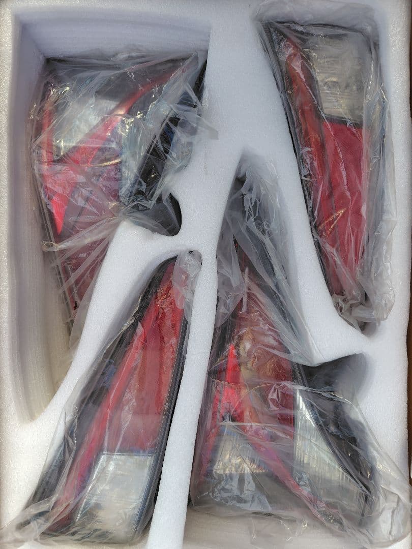 50系　プリウス　純正　テールランプ 前期　左右セット