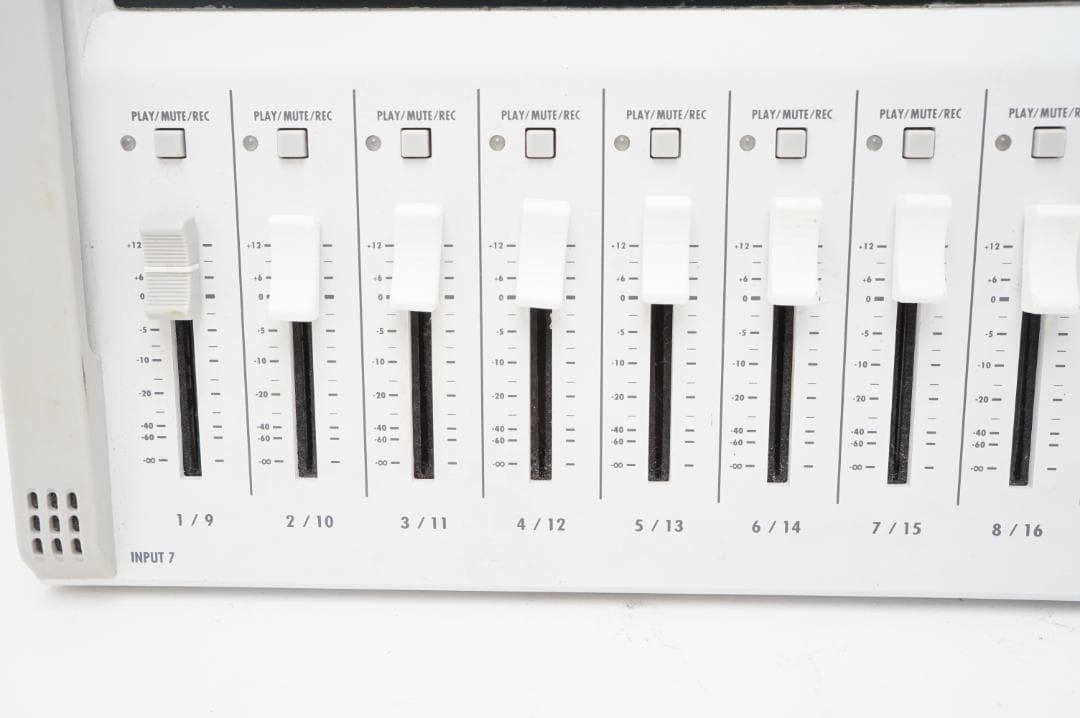 ＜訳あり動作品＞ZOOM R16 マルチトラックレコーダー