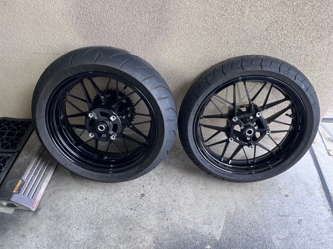 z900rs 純正 ホイール　バリ山タイヤ付き　kawasaki