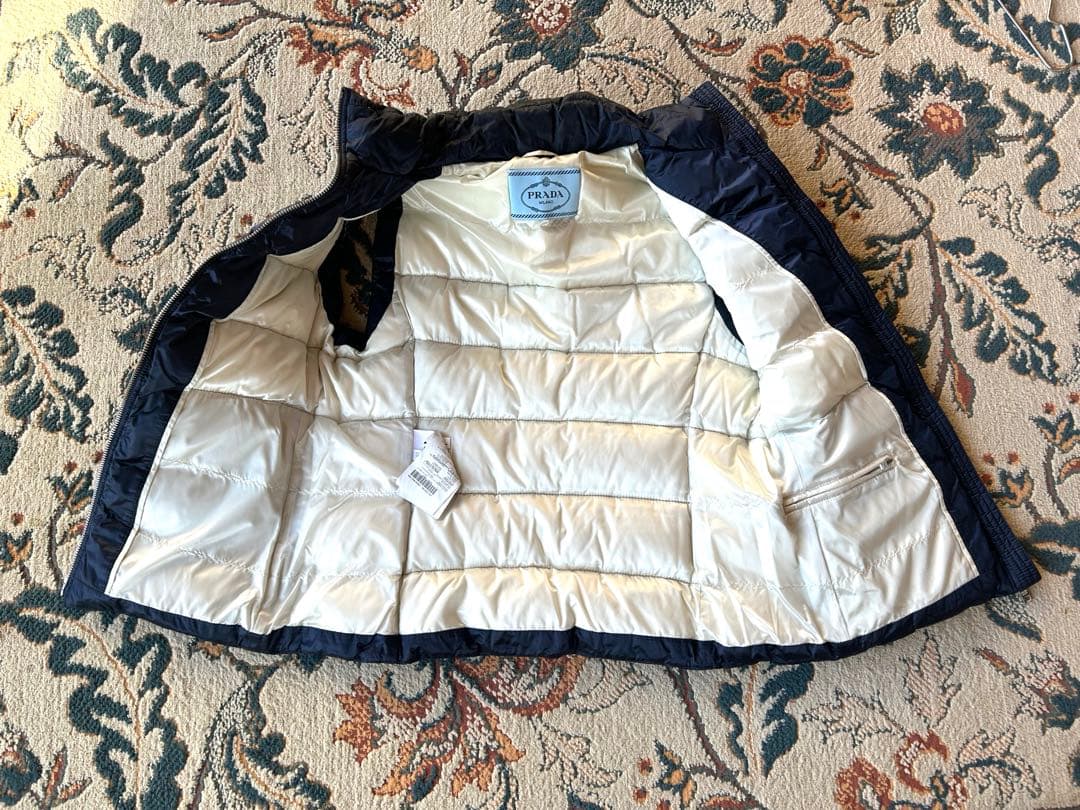 PRADAベスト　ダウン　ネイビー