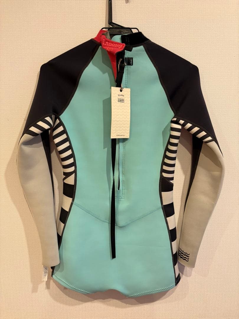 お値下げします！ビラボン　水色/黒 ストライプ 長袖ウェットスーツ