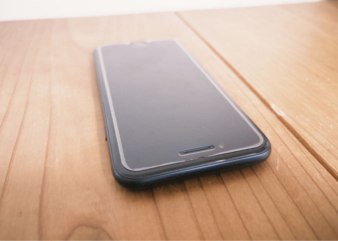 Apple iPhone SE 第三世代 midnight 本体