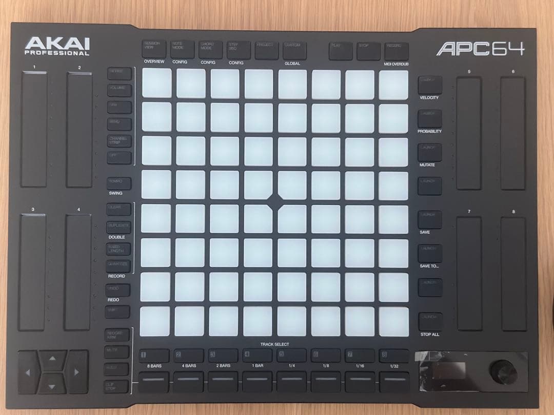 M*I様 Akai APC64 MIDIコントローラー