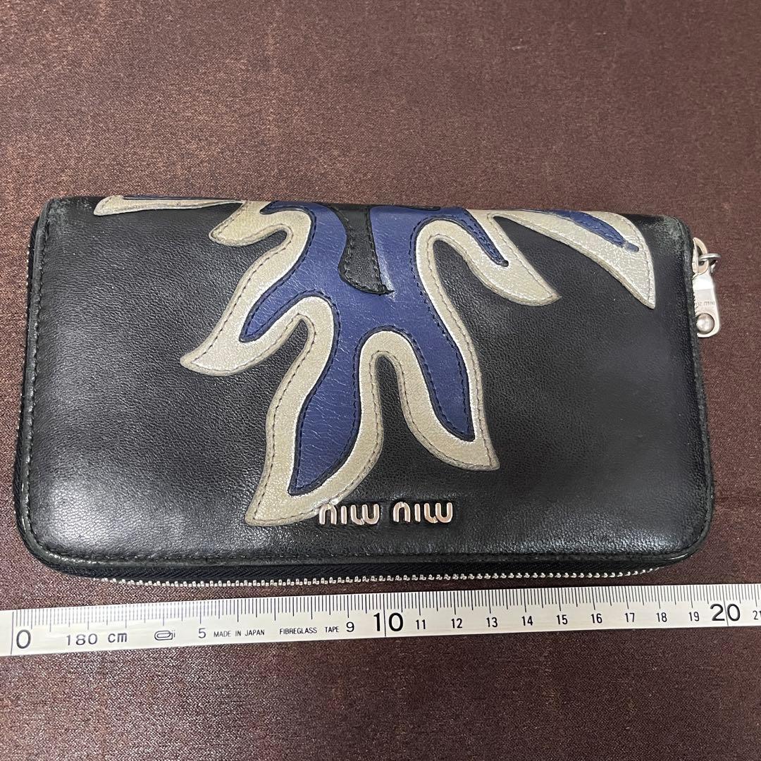 ☆miu miu ミュウミュウ黒、シルバー、紺のクールなデザインレザー 長財布