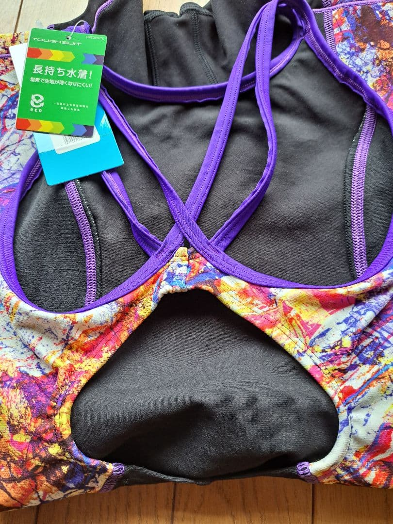 arena スポーツ用水着 黒・紫・カラフル