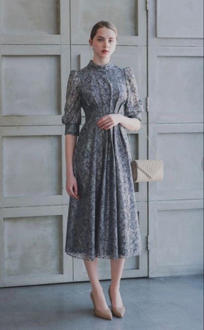 ANDRESDパフスリーブハイウエストタックドレス