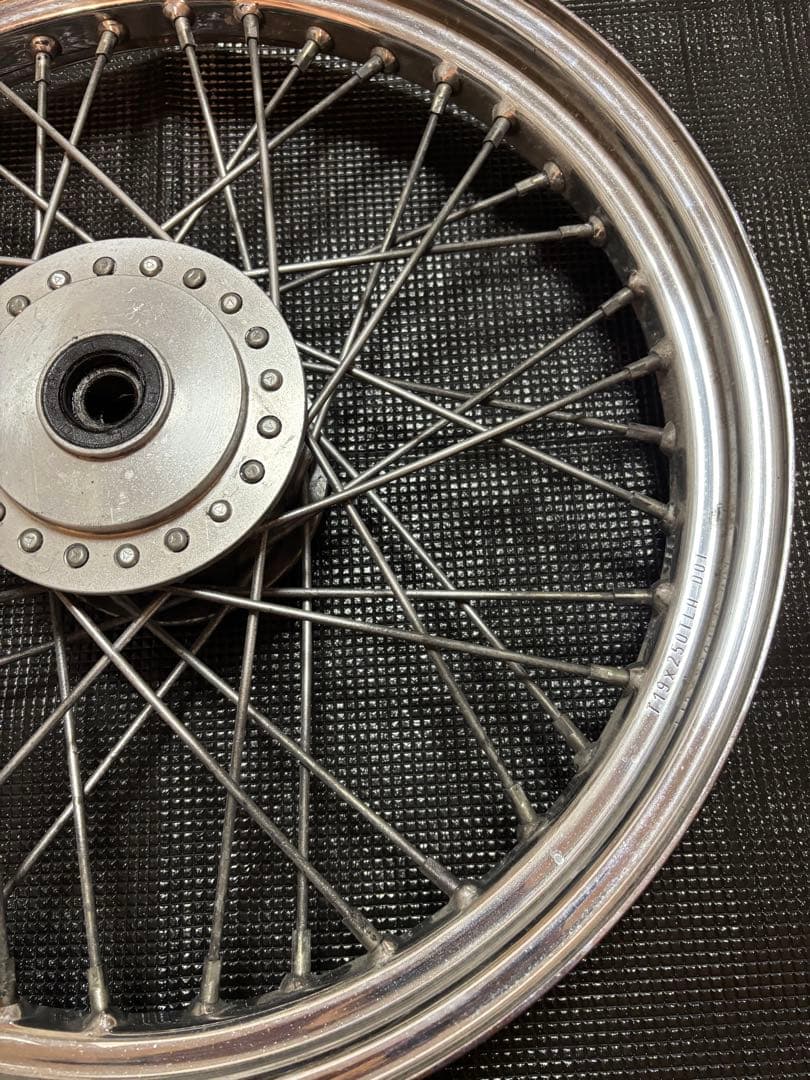 スポーツスター 19インチ純正フロントホイール 19×2.50