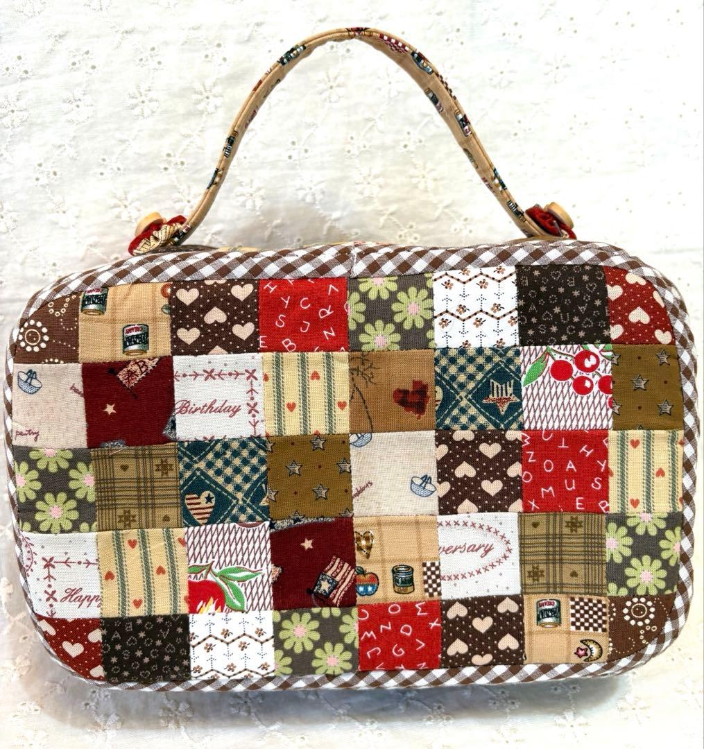 カントリー　mimi&pinkle ミミ&ピンクル　パッチワークバニティポーチ