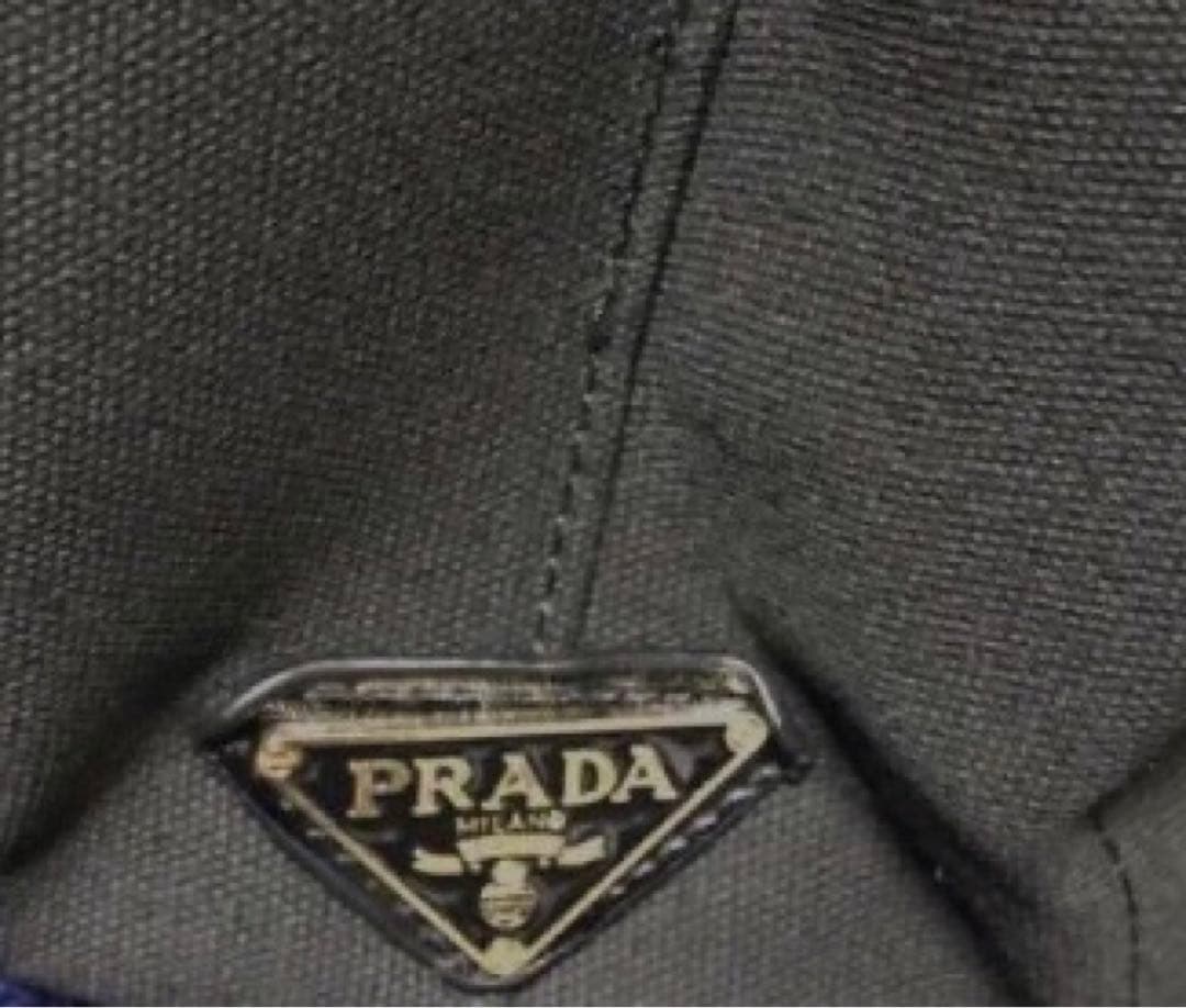 新品⭐︎PRADAプラダ ノベルティ　ブラックキャンパスショルダーバッグ
