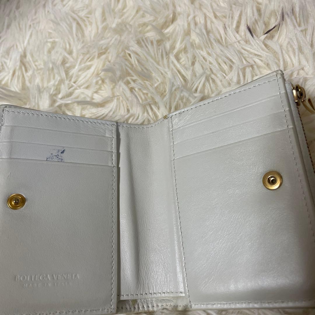 ボッテガヴェネタ　パデッドジップウォレット　二つ折り財布　白　レディース