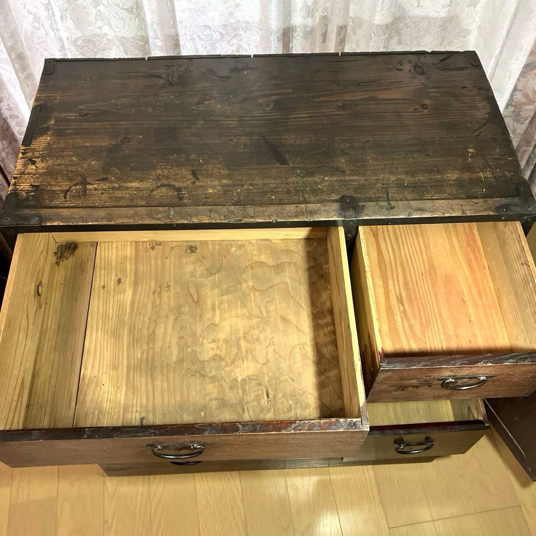 時代箪笥（高７２．５㌢、幅７５．５㌢、奥３８㌢／重２２㌕）