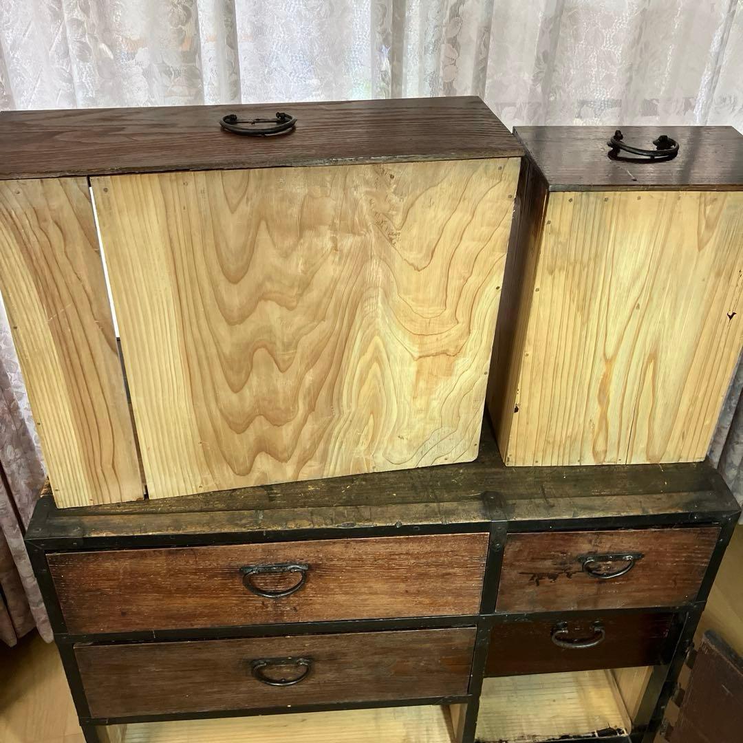 時代箪笥（高７２．５㌢、幅７５．５㌢、奥３８㌢／重２２㌕）